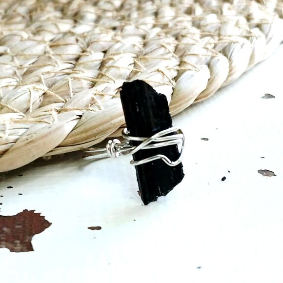 Raw Black Tourmaline Crystal Ring, Wire Wrapped Gemstone Jewelry, Size 6 - Picture 2 of 3